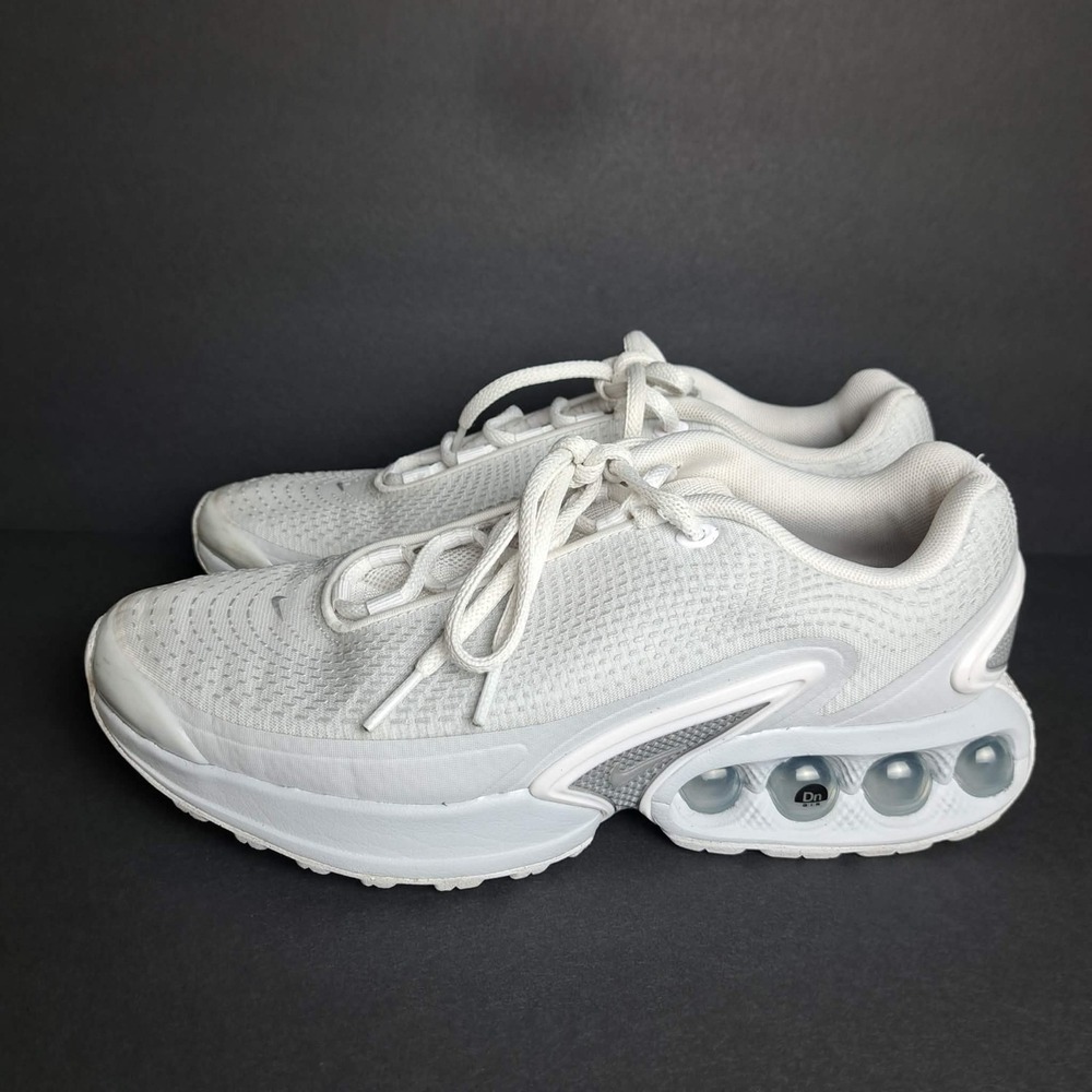 Nike Air Max DN Running Womens SIZE 9 White Metallic Silver Platinum FJ3145-100